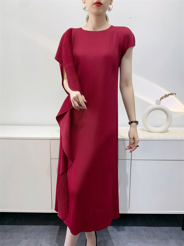 Pliszézett midi ruha, kerek nyak, rövid ujjú, A-vonalú szabás, poliészter, laza derékvonal, casual japán-koreai szabadidős stílus