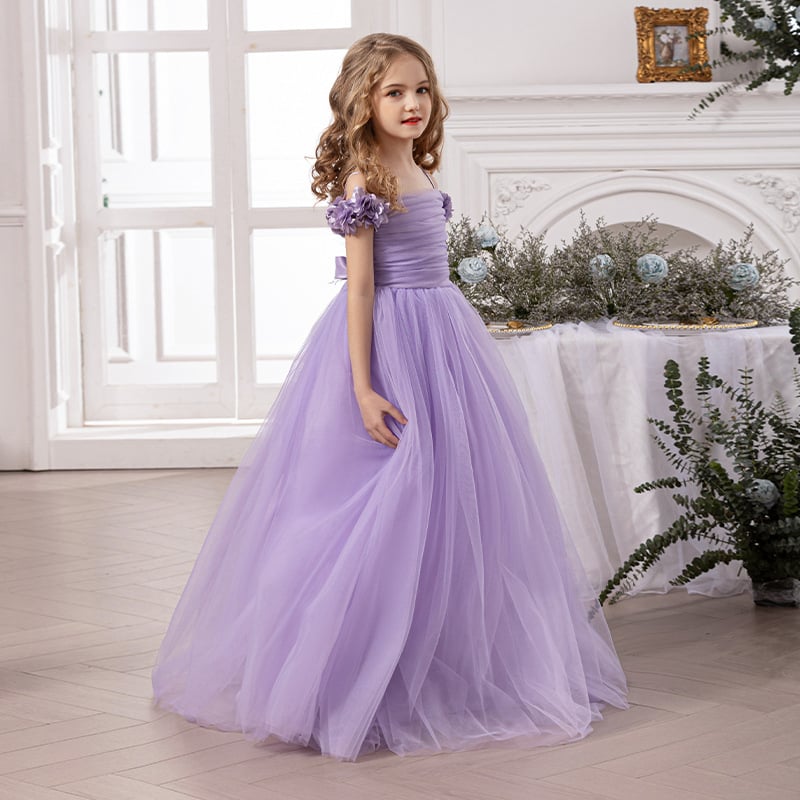 Princeses stila meitenes kleita no režģtīkla auduma ar poliesteru, iekšpuse kokvilna, plešu dizains; piemērota meitenēm virs 8 gadiem (garums >140 cm); visu sezonu.