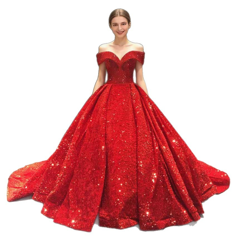 Csipkés menyasszonyi ruha, egy vállú, ujj nélküli, hosszú uszály, dereka középső