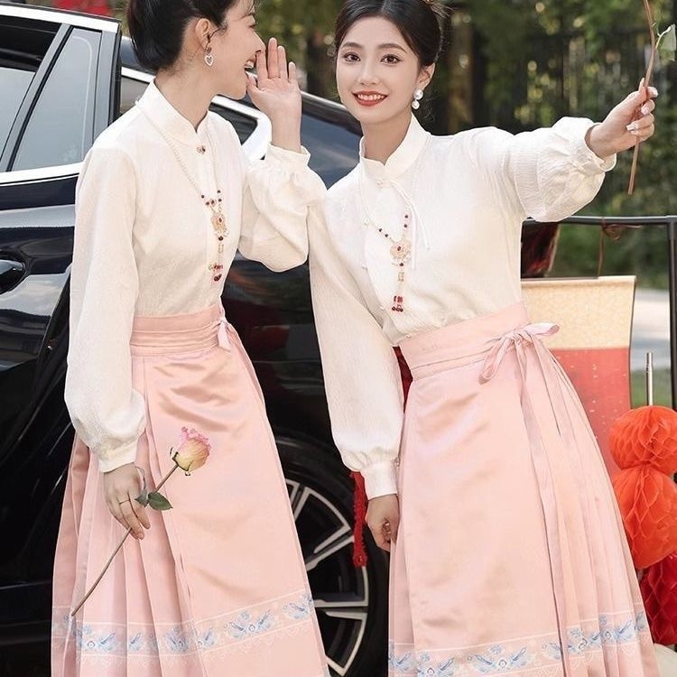 Hanfu stiilis pruutneitsi komplekt, suknelė su unikaliu elementu, Ming-dinastijos įkvėptas literatūrinis retro dizainas, PVC audinys iki 30% turinio, Tr audinys, su etiketėmis