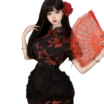 Hímzett cheongsam jelmez szerepjátékhoz — poliészter, fő anyag 95–100%, inspiráció: szolgálólány és szakács