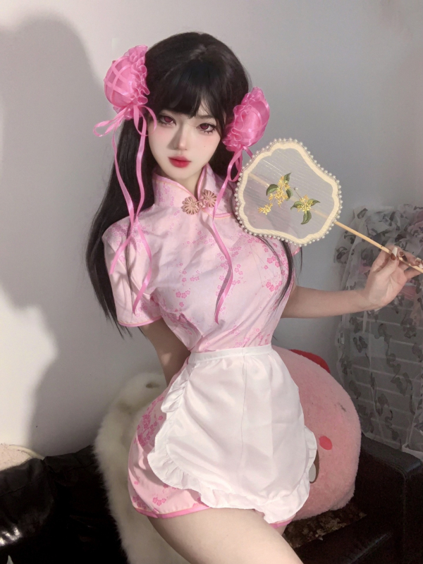 Hímzett cheongsam jelmez szerepjátékhoz — poliészter, fő anyag 95–100%, inspiráció: szolgálólány és szakács