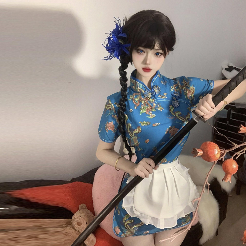 Hímzett cheongsam jelmez szerepjátékhoz — poliészter, fő anyag 95–100%, inspiráció: szolgálólány és szakács