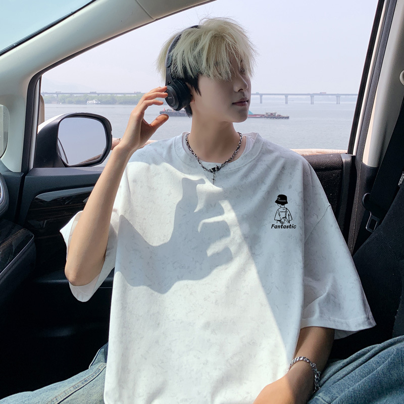 Vīriešu kokvilnas T-krekls ar burtiem drukā, vaļīgs piegriezums, apaļš kakls, īsās piedurknes