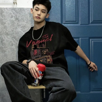 Vīriešu īsām piedurknēm T-krekls ar apaļu kakla līniju, brīvs piegriezums, pilsētas teksta apdruka, antibakteriāla apdare