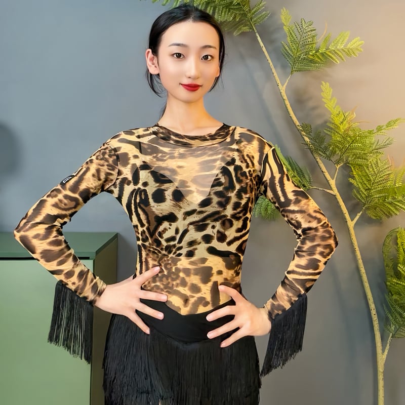 Latīņu deju kombinezons ar tīkla bārkstīšu topu un augstu apkakli, slaida mūsdienīga piegriezne; audums spandex ≤30%; rudens 2022