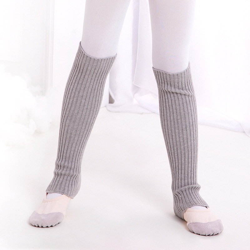 Vaikų baleto kojinės – kvėpuojančios, sugeriančios prakaitą, pagrindinis audinys akrilas 60%, vidutinio tankio, ilgas vamzdelis, vienos spalvos, mergaitėms 3–8 metai