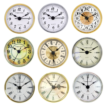 Антикварен стил кварцов часовник с инкрустирано движение и метално лице