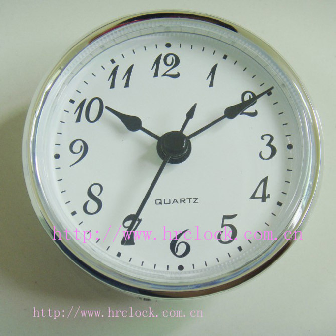 Антикварен стил кварцов часовник с инкрустирано движение и метално лице