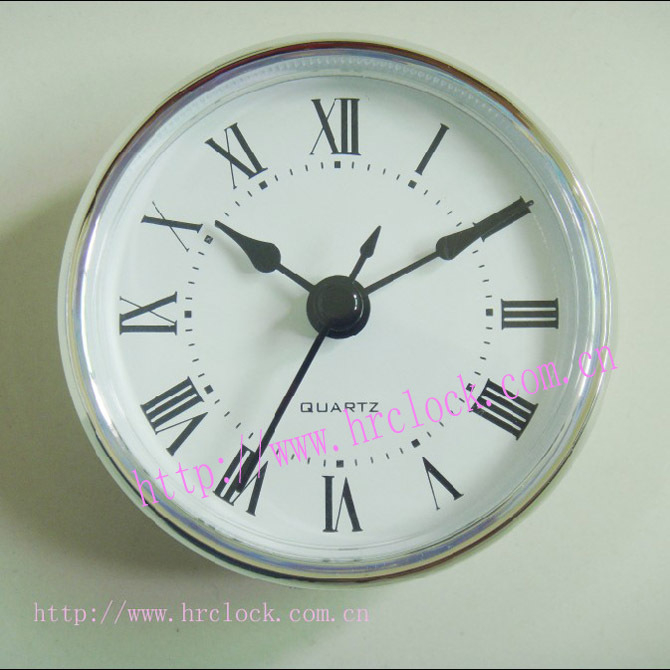 Антикварен стил кварцов часовник с инкрустирано движение и метално лице