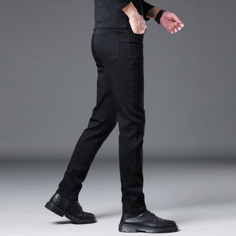 Crne muške traperice od pamuka s elastanom, slim straight kroj, poslovni casual stil