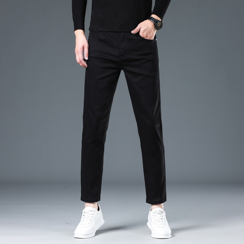 Crne muške traperice od pamuka s elastanom, slim straight kroj, poslovni casual stil