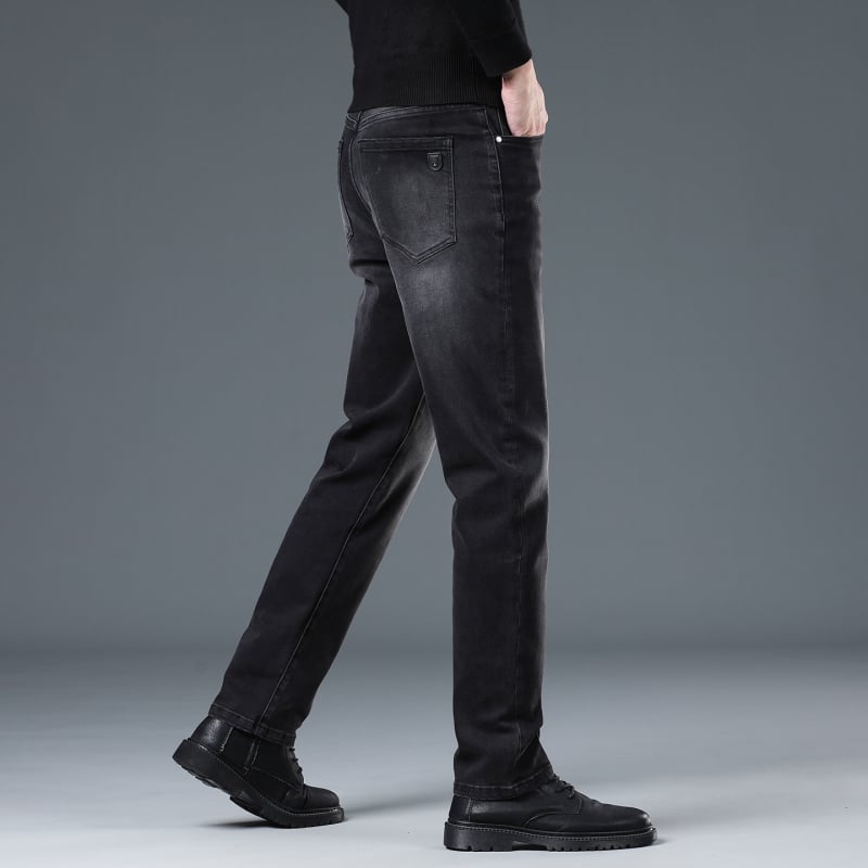 Crne muške traperice od pamuka s elastanom, slim straight kroj, poslovni casual stil