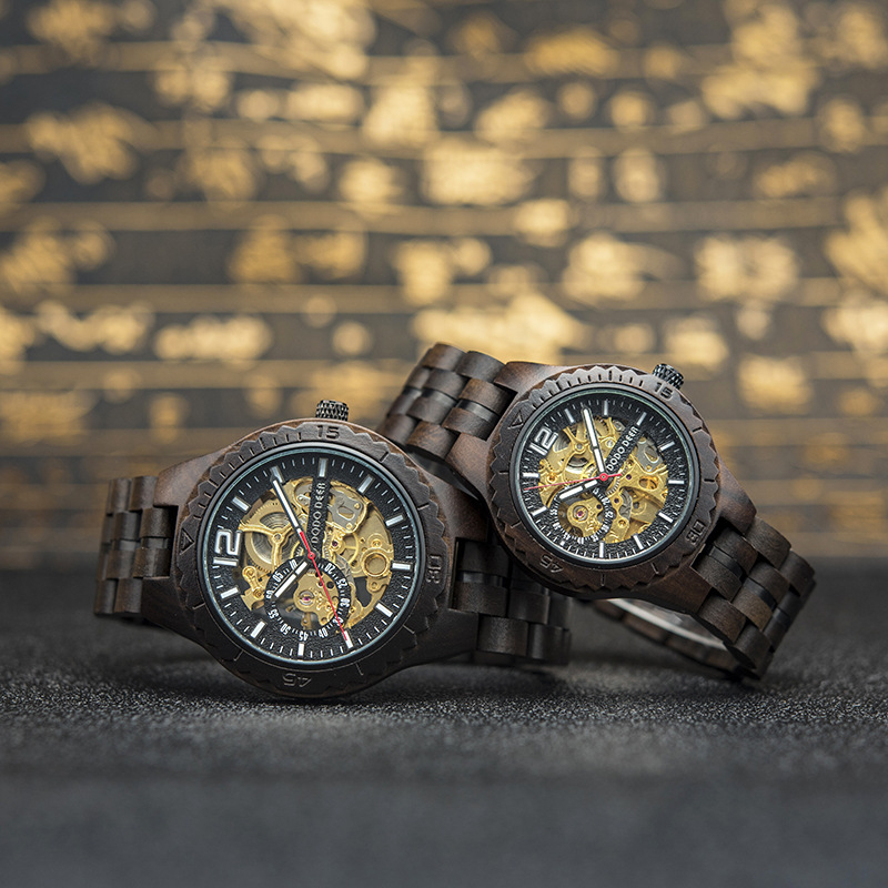 Ceas mecanic din lemn pentru cupluri – cadran de 40mm, rezistență la apă 50m, carcasă din oțel inoxidabil, curea din oțel inoxidabil și lemn