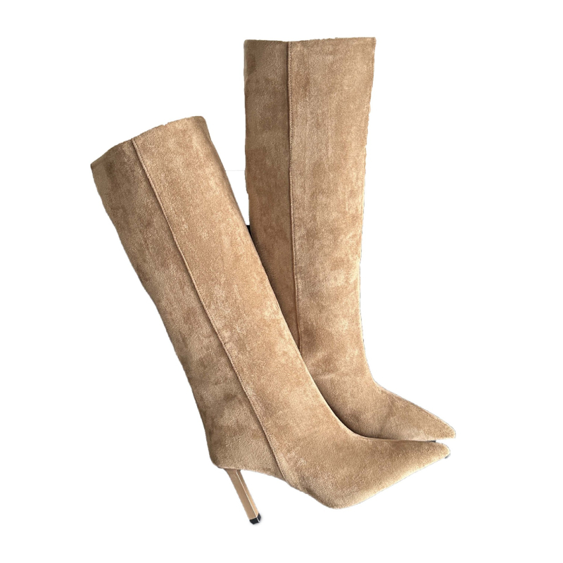 Sieviešu velūra zābaki līdz ceļiem ar smailu purnu, plāns papēdis 3–5 cm