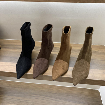 Sieviešu zābaki korejiešu stilā, asas purns, vidēja papēža augstums 3–5 cm, zems kāta augstums, iekšējais PU