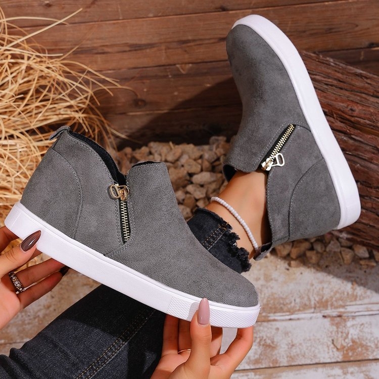 Mocasin de damă din velur, fermoar lateral, toc gros 6–8 cm, talpă din cauciuc, branț PU