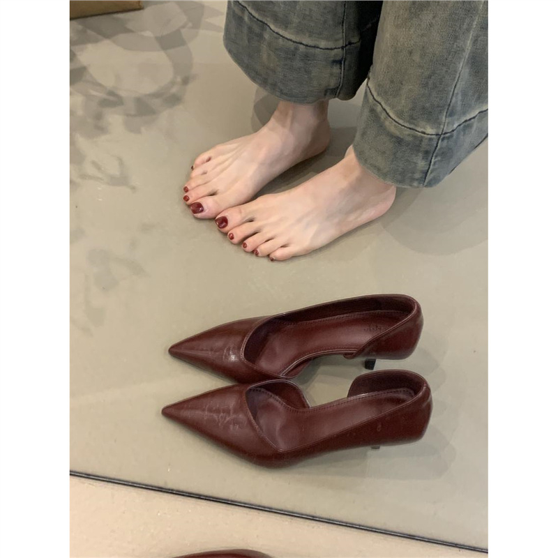 Moteriški bateliai su smailiu nosimi, PU viršus, dryžias raštas, plonas kulnas 6–8 cm, pavasaris