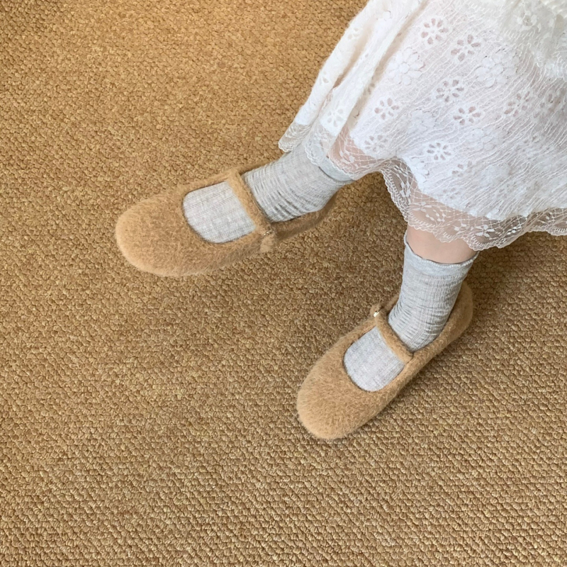 Leopardų rašto Mary Jane plokščiakulnės bateliai, velūro viršutinė dalis, dirbtinis trumpas pūkų pamušalas, sagtis, žemas kulnas, rudens–žiema 2025