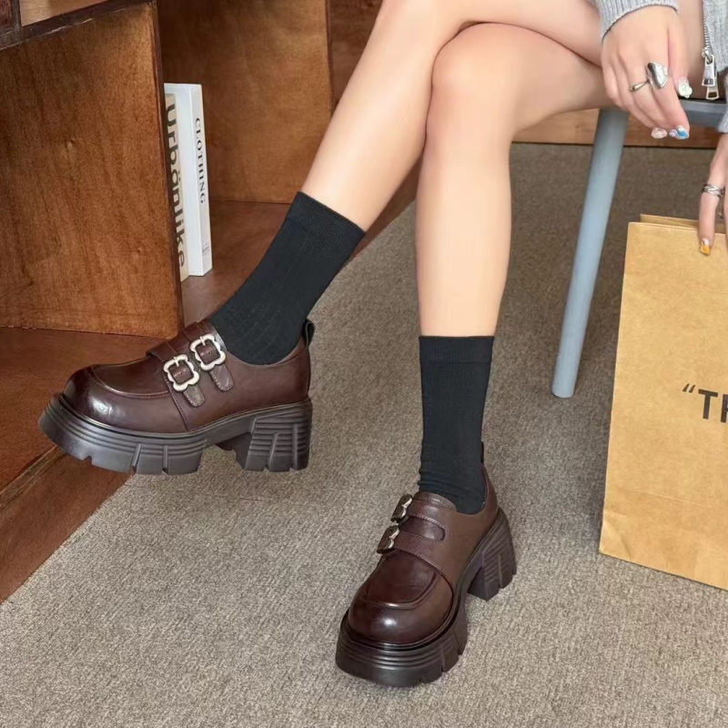 Loafers din piele pentru femei, cataramă metalică – vârf rotund, partea superioară din piele de vițel, înălțime a tocului 6–8 cm, talpă din cauciuc spumos, branț PU