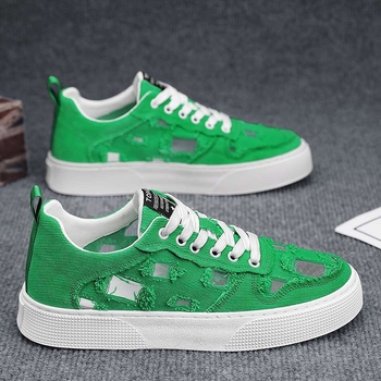 Vidēji augstas tīkla kurpes ikdienas lietošanai, iekšējā odere no mikrošķiedras ādas, gumijas zole, kraniuma raksts