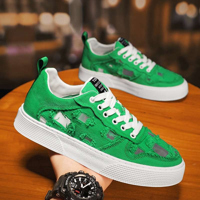 Vidēji augstas tīkla kurpes ikdienas lietošanai, iekšējā odere no mikrošķiedras ādas, gumijas zole, kraniuma raksts