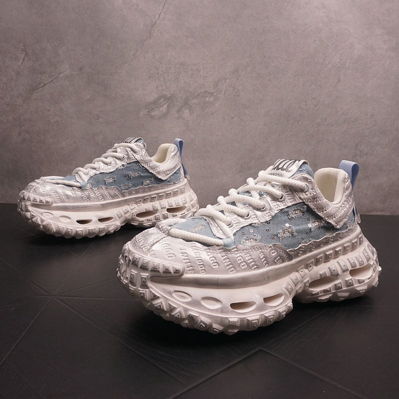 Vintažas sporta apavi ar zemiem augšpusi, apaļš purns, mikrošķiedras virsdaļa, gumijas zole, 3–5 cm papēdis