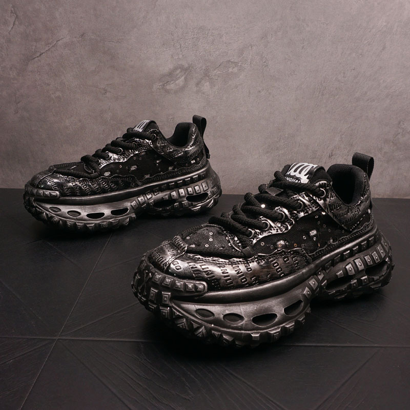 Vintažas sporta apavi ar zemiem augšpusi, apaļš purns, mikrošķiedras virsdaļa, gumijas zole, 3–5 cm papēdis