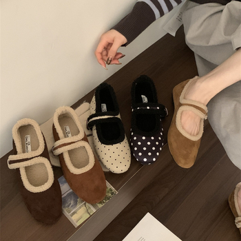 Moterų Mary Jane bateliai su dirželiu, apvali nosis, velūro viršus, pūkuota įdaila, guminis padas, žemas plokščias kulnas — Korėjos stilius, rudens-žiema.