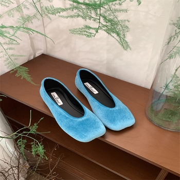 Mary Jane batai su kvadratine nosimi, viršus iš sintetinės odos, žemas kulnas iki 3 cm, guminė padas, formaliai dėvėjimui