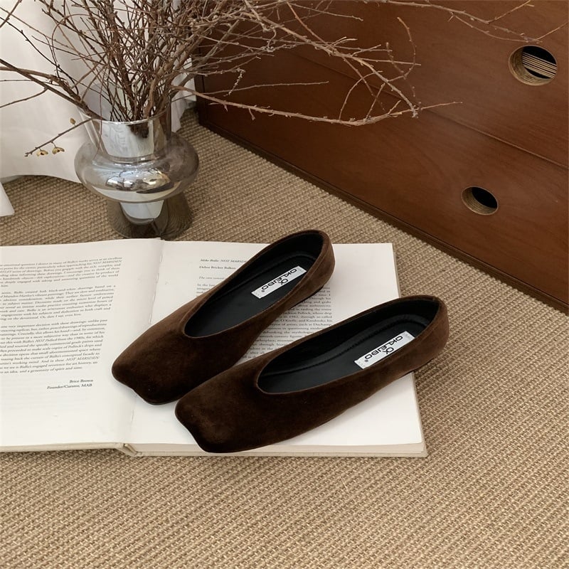 Mary Jane batai su kvadratine nosimi, viršus iš sintetinės odos, žemas kulnas iki 3 cm, guminė padas, formaliai dėvėjimui