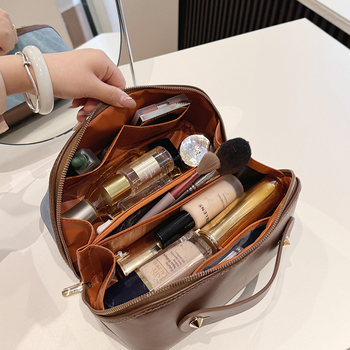 PU bőrből készült kozmetikai táska patchwork mintával és fém címkével, Liren makeup márkától; betűs motívum; kopásálló, uniszex tároló tok PU béléssel.