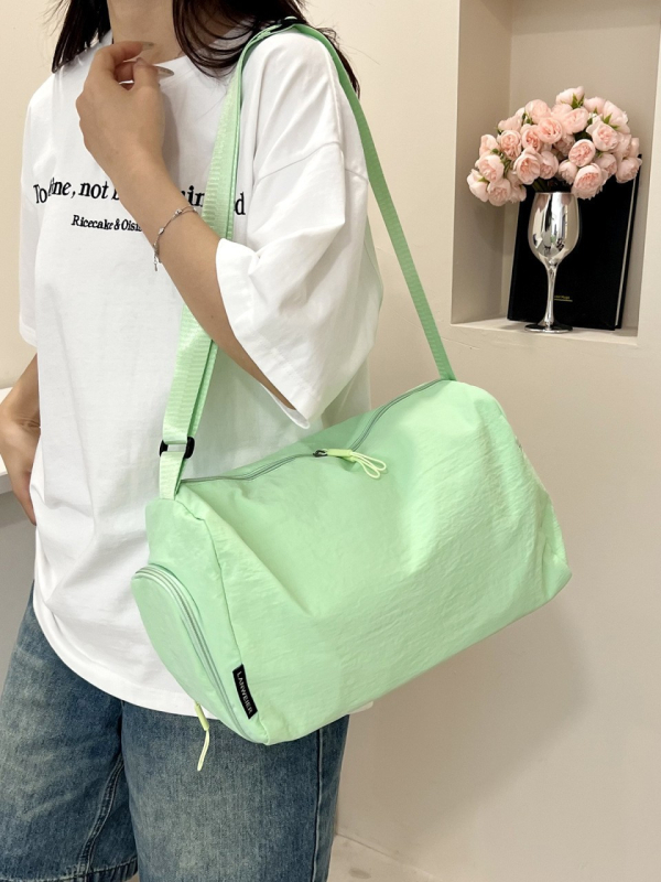 Nylon crossbody torba za žene, horizontalni kvadratni oblik, zatvarač, džep za mobitel, jedna naramenica