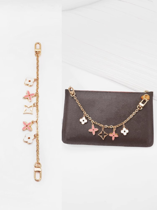 Plecu siksna ar pagarināšanas ķēdi LV Three-in-One Mahjong somai, metāla materiāls, četrziedu dekoratīvā ķēde, zīmols Famous Ancient Hui, pavasaris 2023