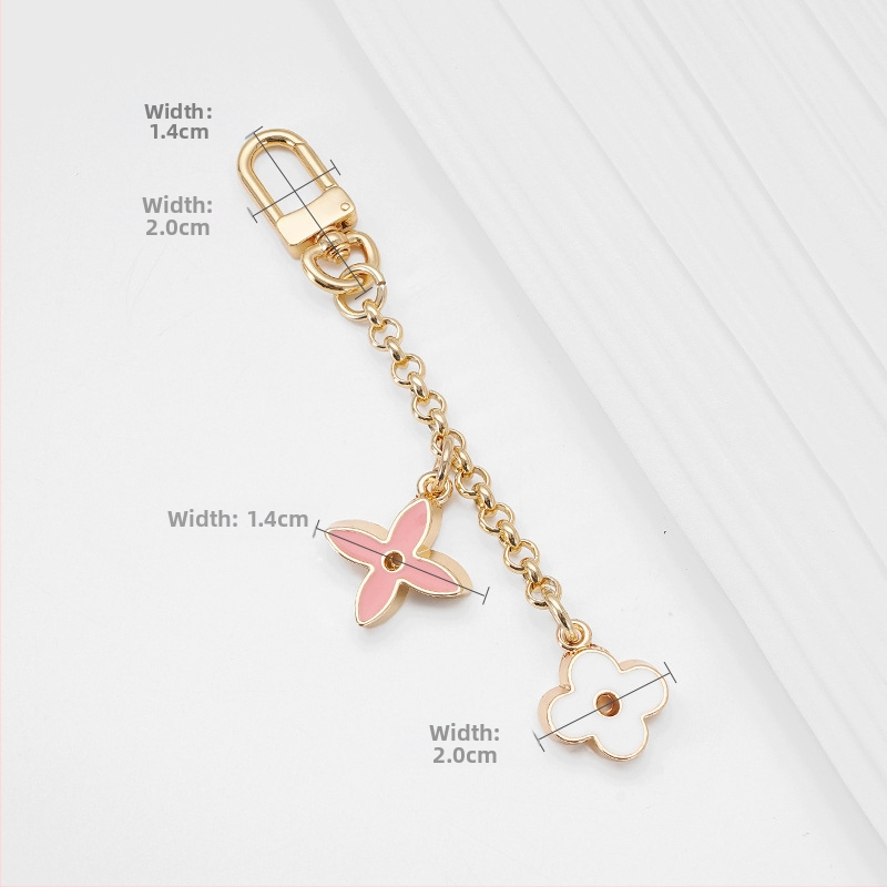 Plecu siksna ar pagarināšanas ķēdi LV Three-in-One Mahjong somai, metāla materiāls, četrziedu dekoratīvā ķēde, zīmols Famous Ancient Hui, pavasaris 2023