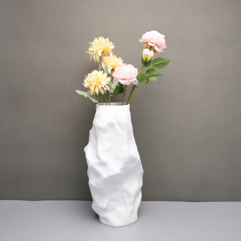 Флорална декоративна фигура с плисирана форма, материал: синтетична смола, модерен минималистичен стил