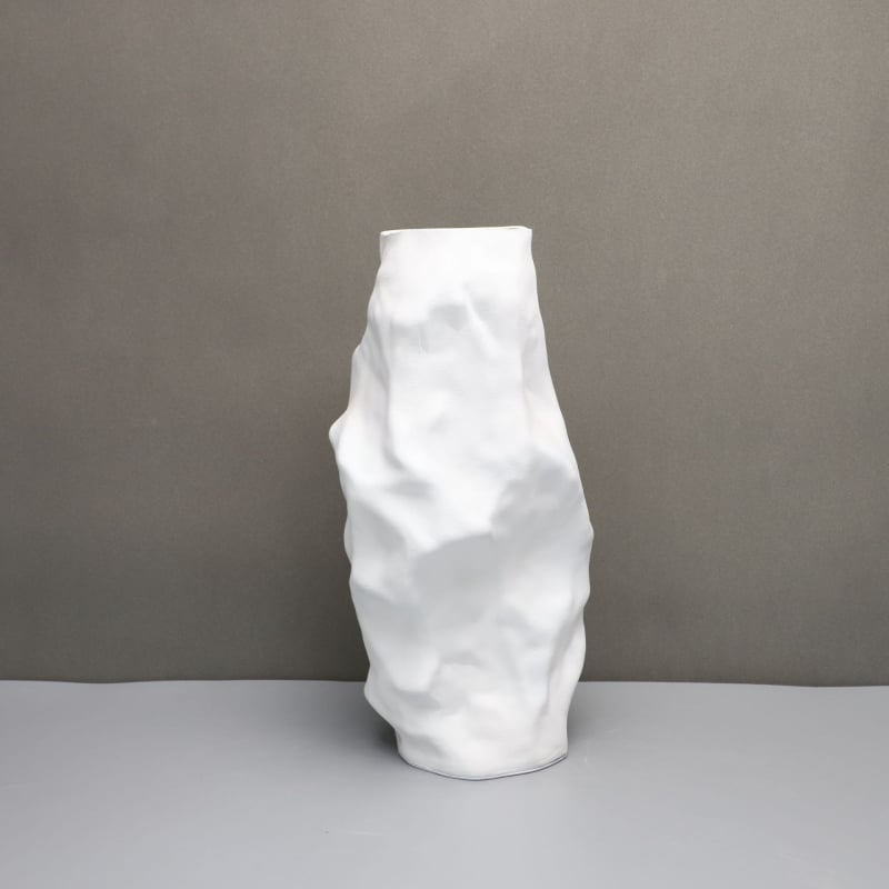 Флорална декоративна фигура с плисирана форма, материал: синтетична смола, модерен минималистичен стил