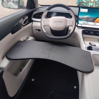 Tesla automobiliui montuojamas sulankstomas biuro ir mokymosi stalas