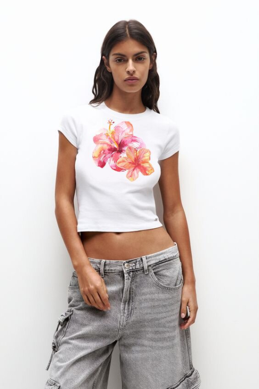 Majica s cvjetnim printom, poliester tkanina, slim fit, okrugli izrez, kratki rukavi (cvjetni print, poliester tkanina, slim fit, okrugli izrez, kratki rukavi)