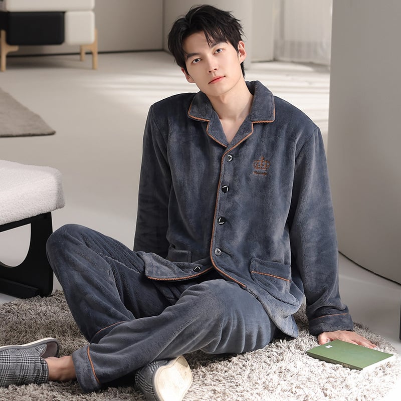 Vīriešu flaneles pidžāmu komplekts ziemai, bieza auduma, 251–300 g/m², apkakle ar lapeli, garās piedurknes