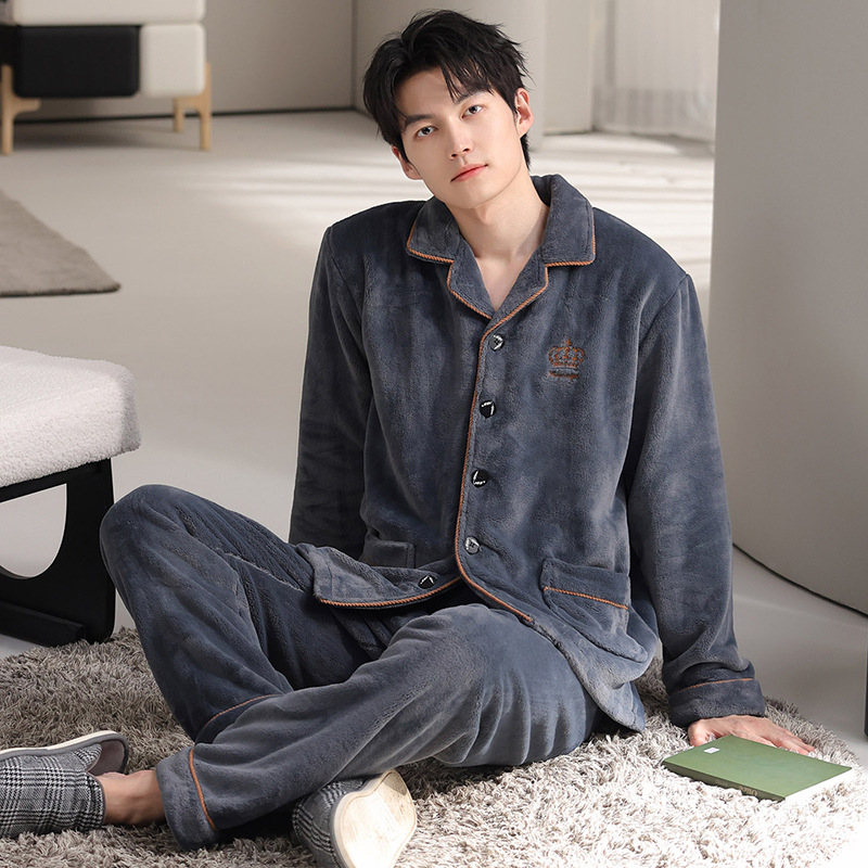 Vīriešu flaneles pidžāmu komplekts ziemai, bieza auduma, 251–300 g/m², apkakle ar lapeli, garās piedurknes