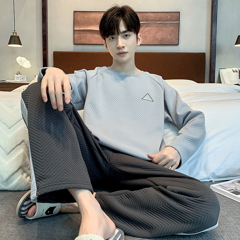 Vīriešu kokvilnas pidžamu komplekts ar apaļu kakla izgriezumu, garām piedurknēm, īpaši bieza auduma rudens-ziemas sezonai, minimalistisks komfortabls ikdienas stils, mājas vai ārējai lietošanai