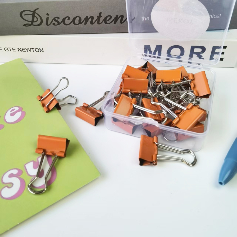 Klip za dokumente s dizajnom swallowtail, metalno tijelo