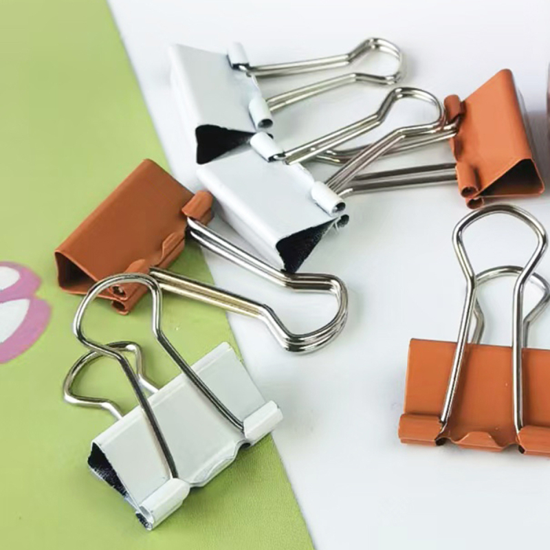 Klip za dokumente s dizajnom swallowtail, metalno tijelo