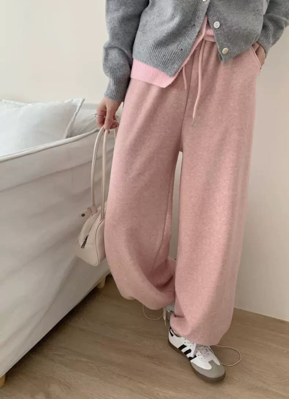 Ženske casual hlače, mješavina pamuka i viskoze 30–50%, opuštena silueta, debele, zima 2025