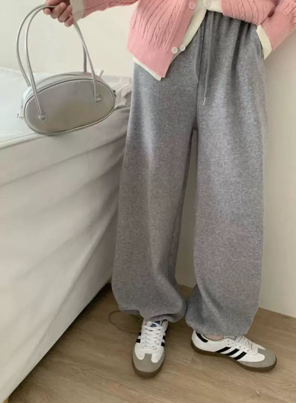 Ženske casual hlače, mješavina pamuka i viskoze 30–50%, opuštena silueta, debele, zima 2025