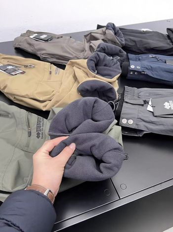 Ανδρικά παντελόνια softshell με επένδυση φλίς, ανθεκτικά στον άνεμο και στο νερό, ρυθμιζόμενο τελείωμα, για υπαίθριες δραστηριότητες και casual, με μέση από μεσαία έως υψηλή και πολλές τσέπες