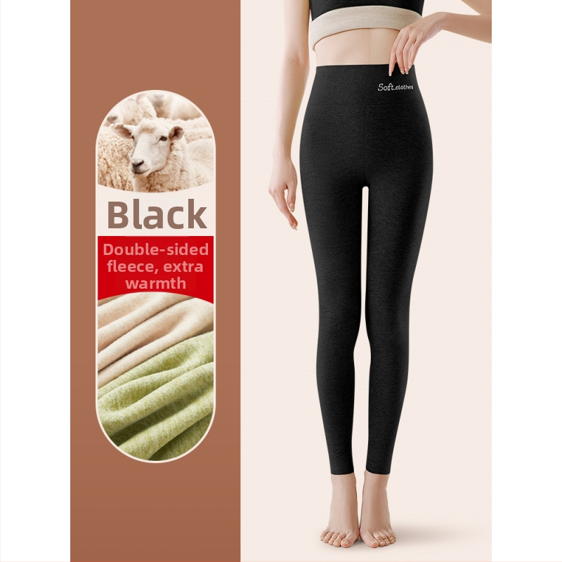 All-in-one bikses ar bieza poliestera audumu, galvenā auduma sastāva 90–95%, ciešs griezums, biksu garums.