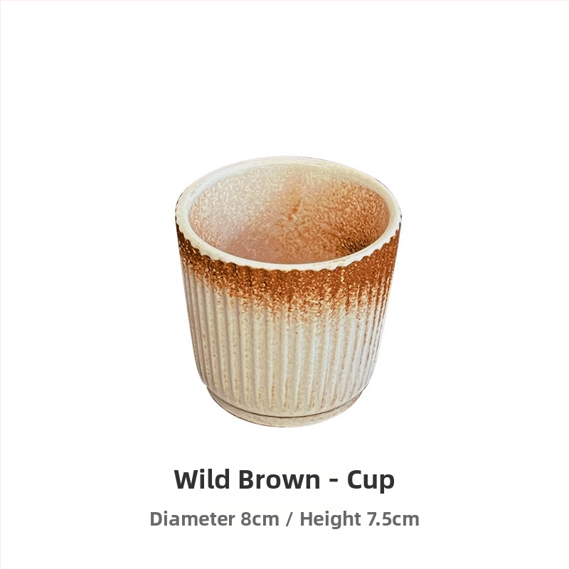 Keramikas trauku komplekts vienai personai, retro japāņu stilā, zem glazūras krāsa, svītras un neregulāri raksti, iekļauj šķīvjus, bļodas, ēdiena kociņus un karotes