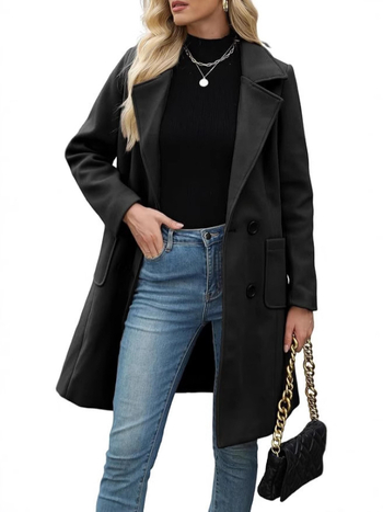 Női karcsúsított, kétsoros gombos zakó poliészter anyagból, gallérral, hosszú ujjú